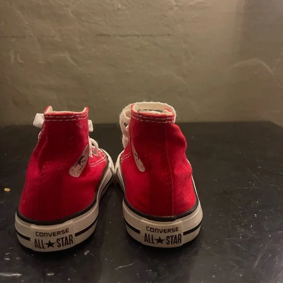 Converse shoes - Picture 3 of 4